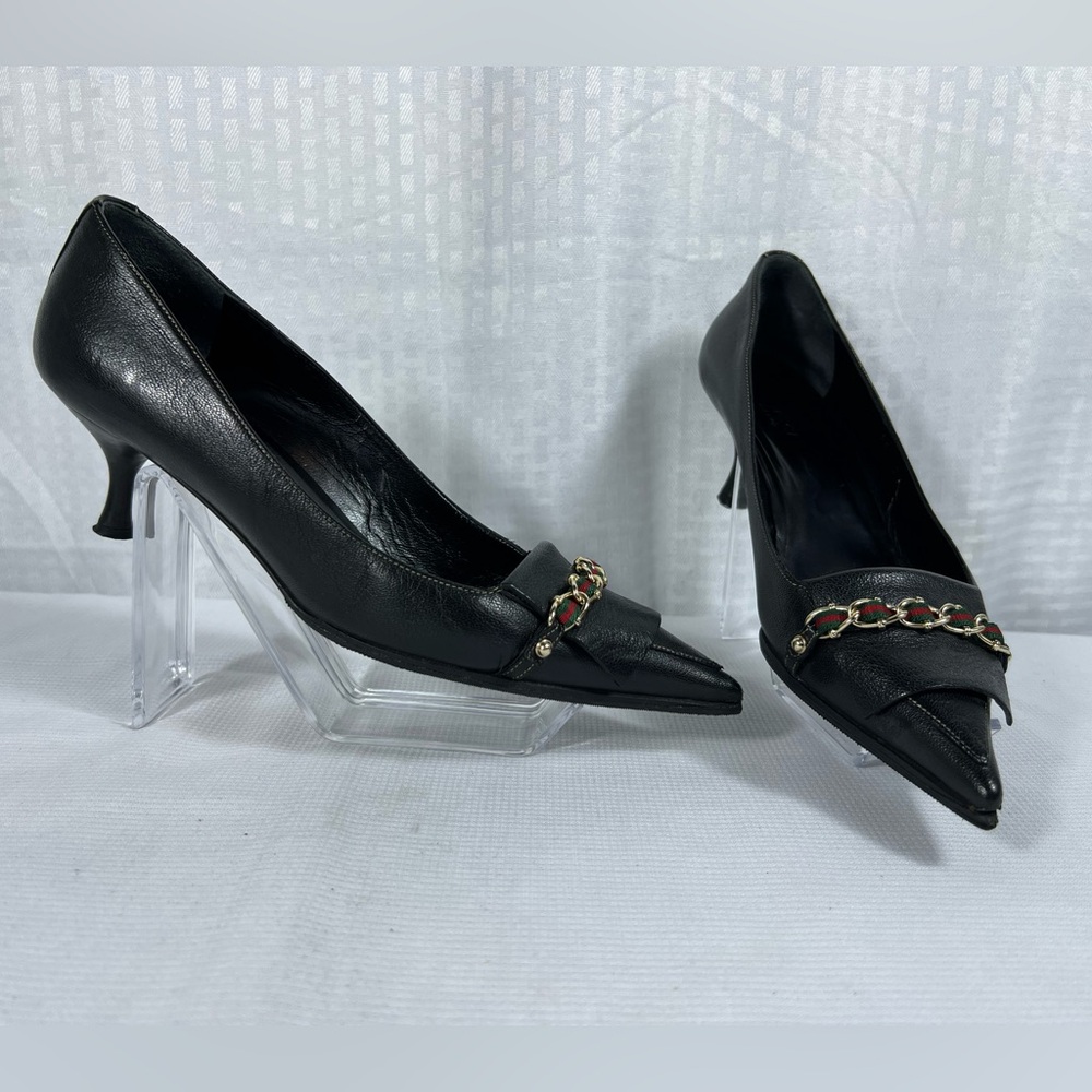 Gucci Black Leather Pointed Toe Chain Detail Pumps